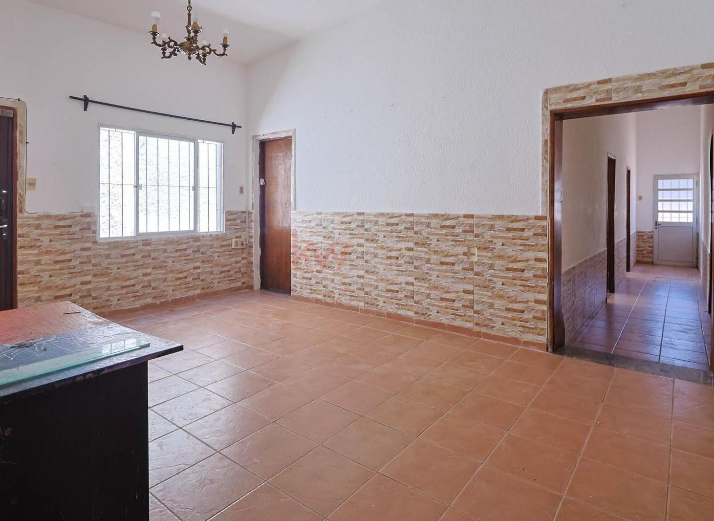 Venta Casa 5 dormitorios Garaje o Local Aires Puros