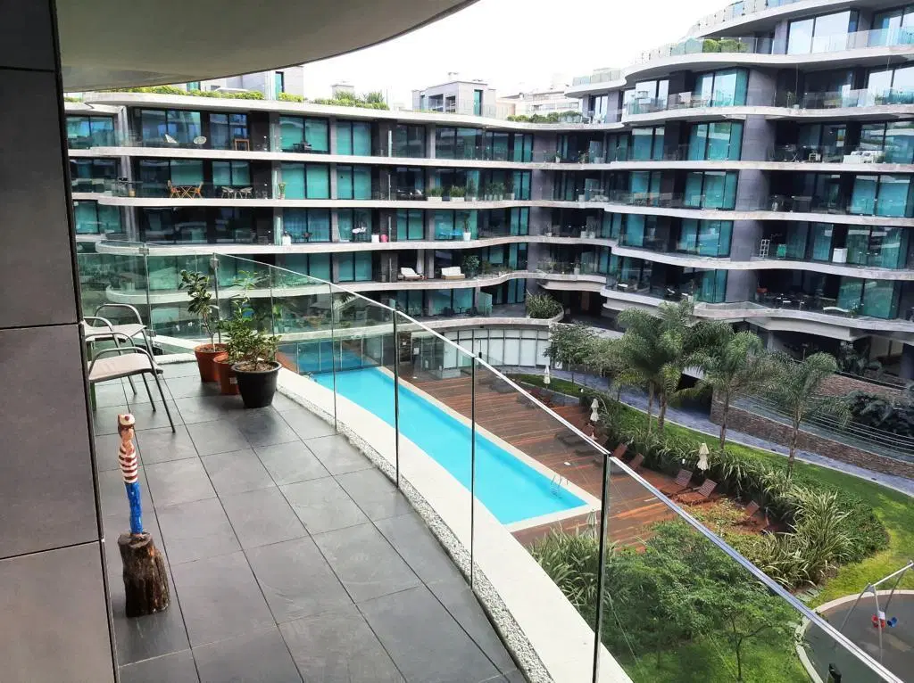 ALQUILER Apartamento Amueblado EDIFICIO FORUM 2 Dormitorios, 2 Baños, Terraza doble Y Garage 4