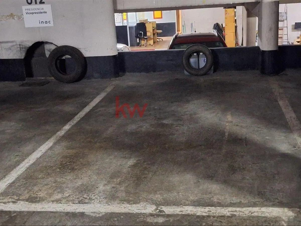 Venta Garage Ciudad Vieja 3