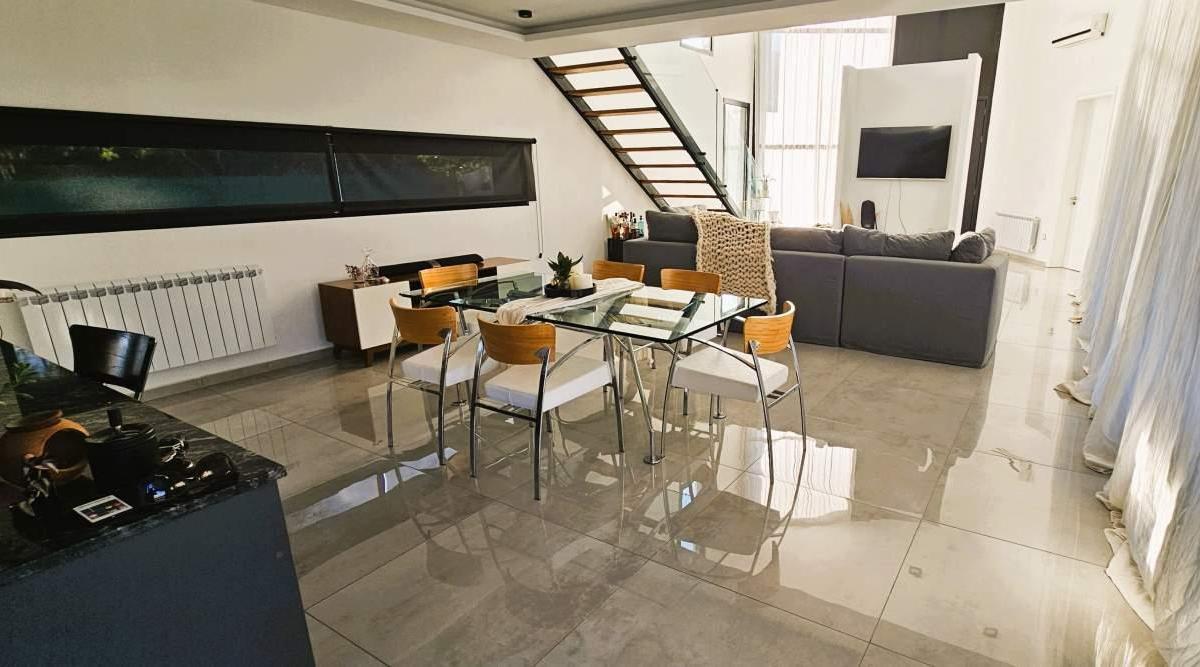 Chacras de La Villa Venta Casa Diseño Exclusivo, 3 Dorm., Pileta, Una Planta 2
