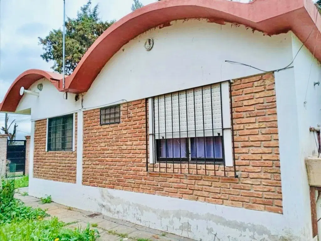 Venta Casa de 2 dormitorios parque barrio Las carolinas, Florencio Varela 5