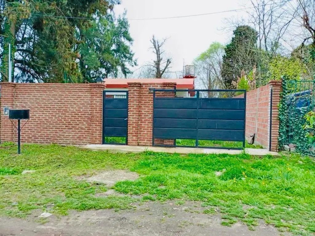 Venta Casa de 2 dormitorios parque barrio Las carolinas, Florencio Varela 4