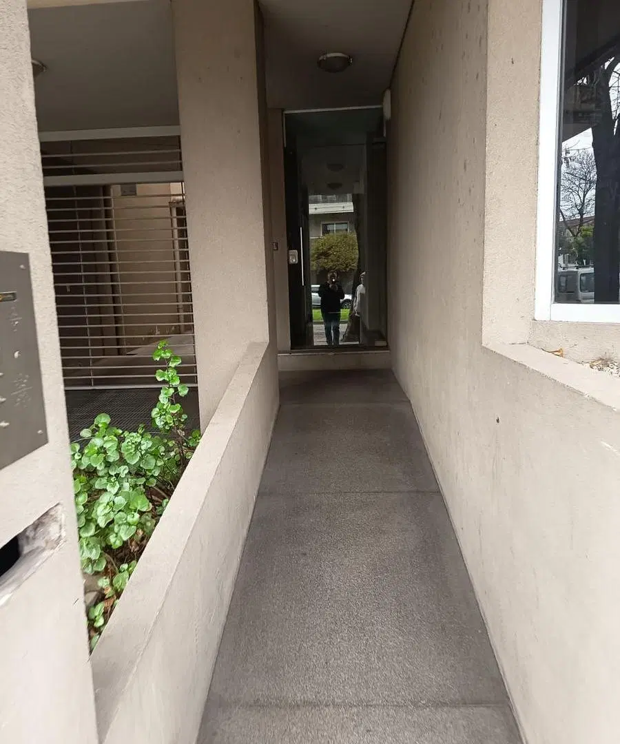 Departamento de 2 dormitorios con Cochera y Terraza Propia. Avenida 19 y 48. 5