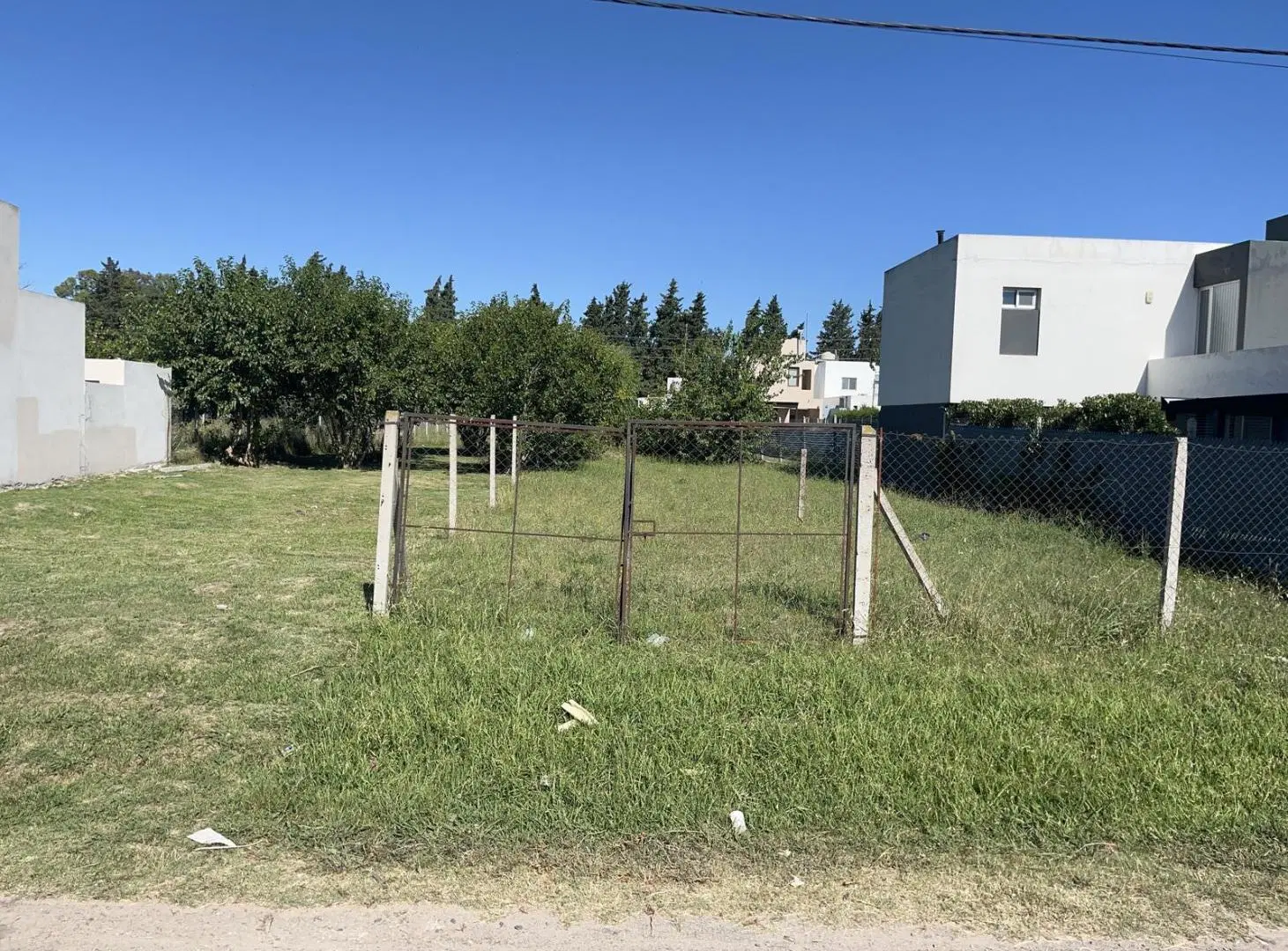 TERRENO 473M2 GORINA GONNET LA PLATA CALLE 489 E/ 133 Y 134 3
