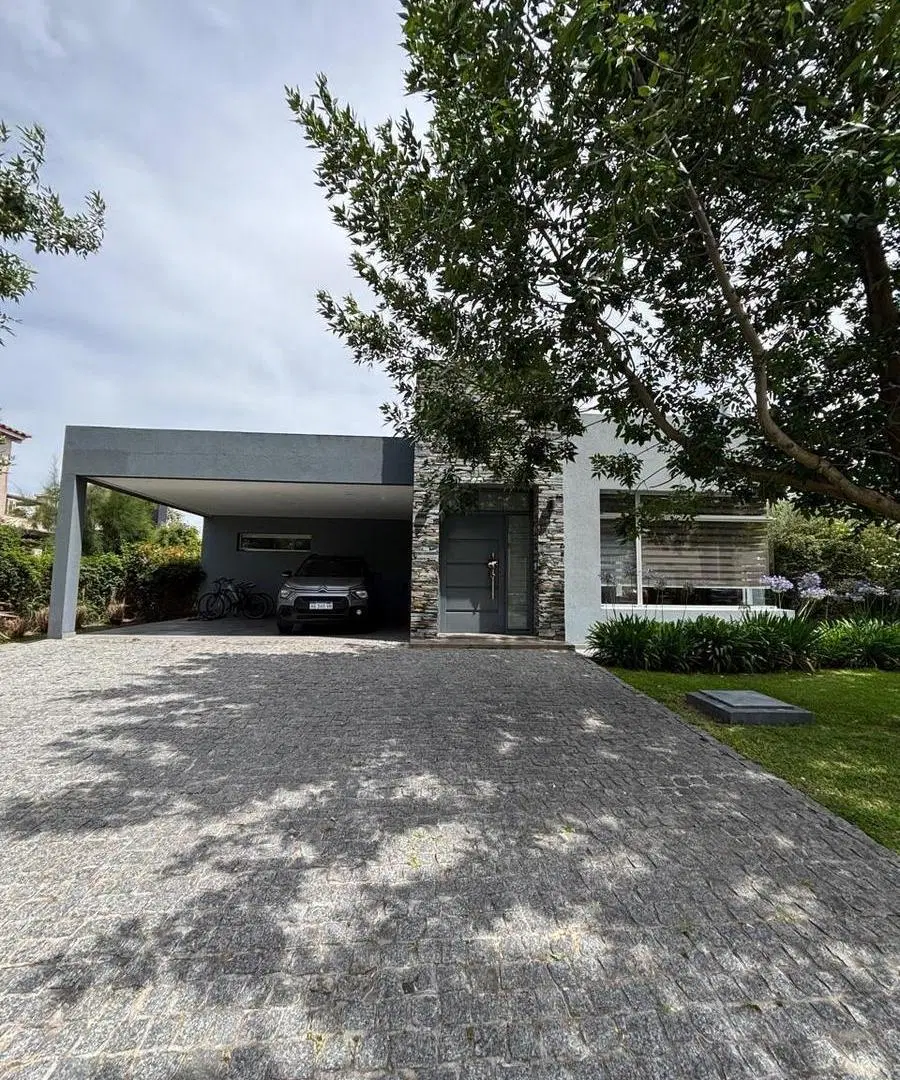 Casa en Venta Altos de Hudson 2 de 3 dormitorios, parque y pileta 4