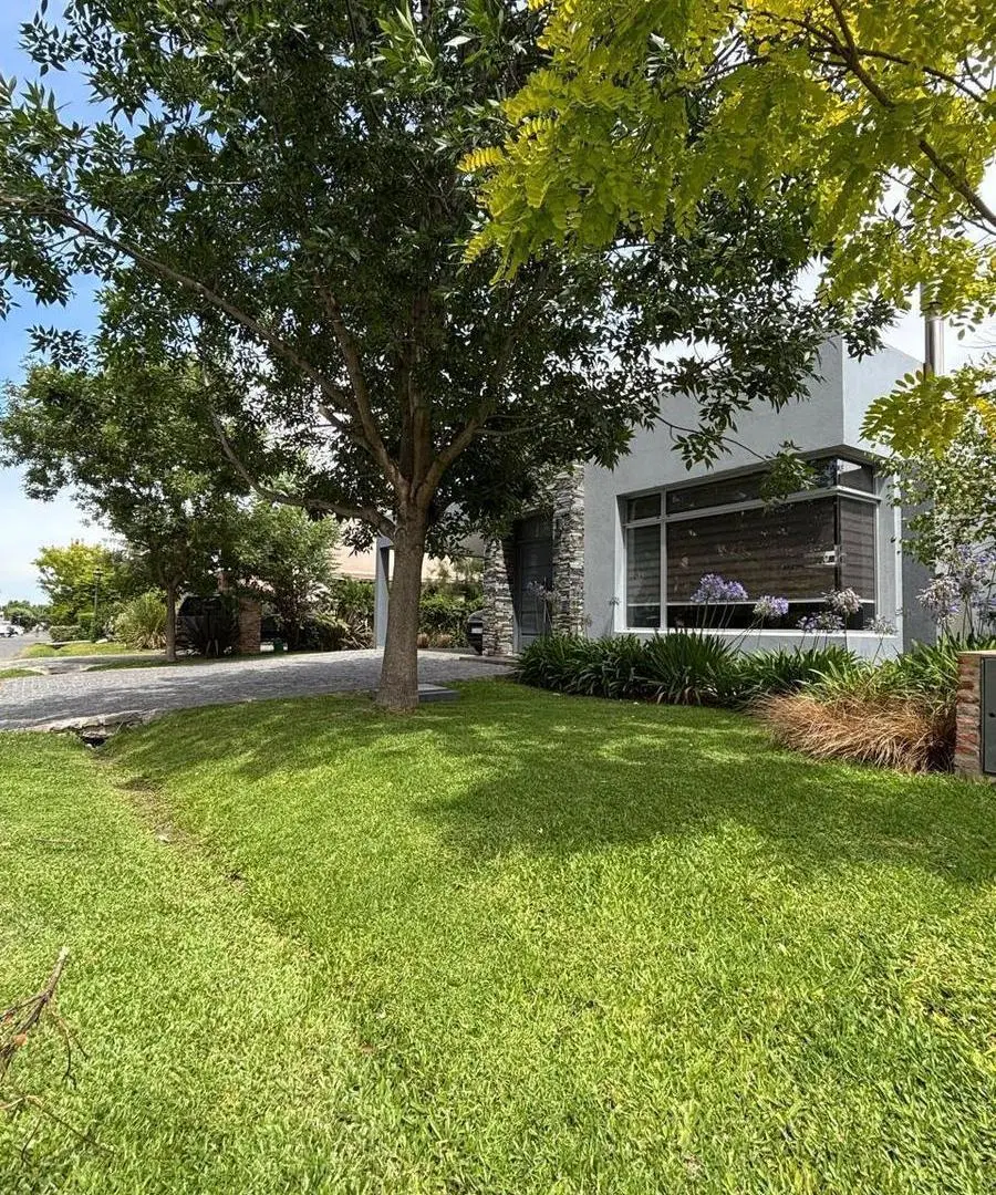 Casa en Venta Altos de Hudson 2 de 3 dormitorios, parque y pileta 2