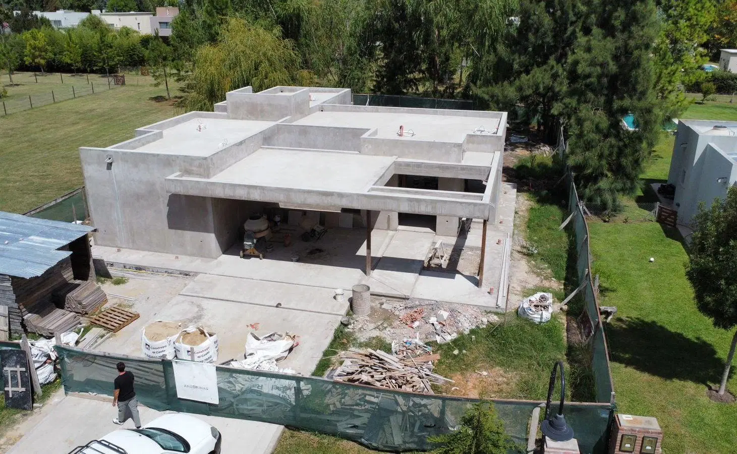 Casa en Venta en Miralagos de 3 dormitorios  mas escritorio - llave en mano 2