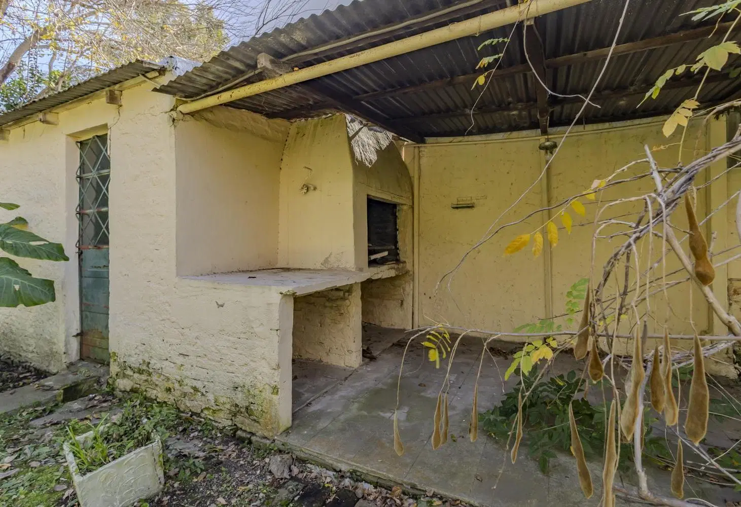 Casa dos dormitorios en venta, lote propio calle 44 entre 8 y 9 cercano a camino Centenario y Arana 2