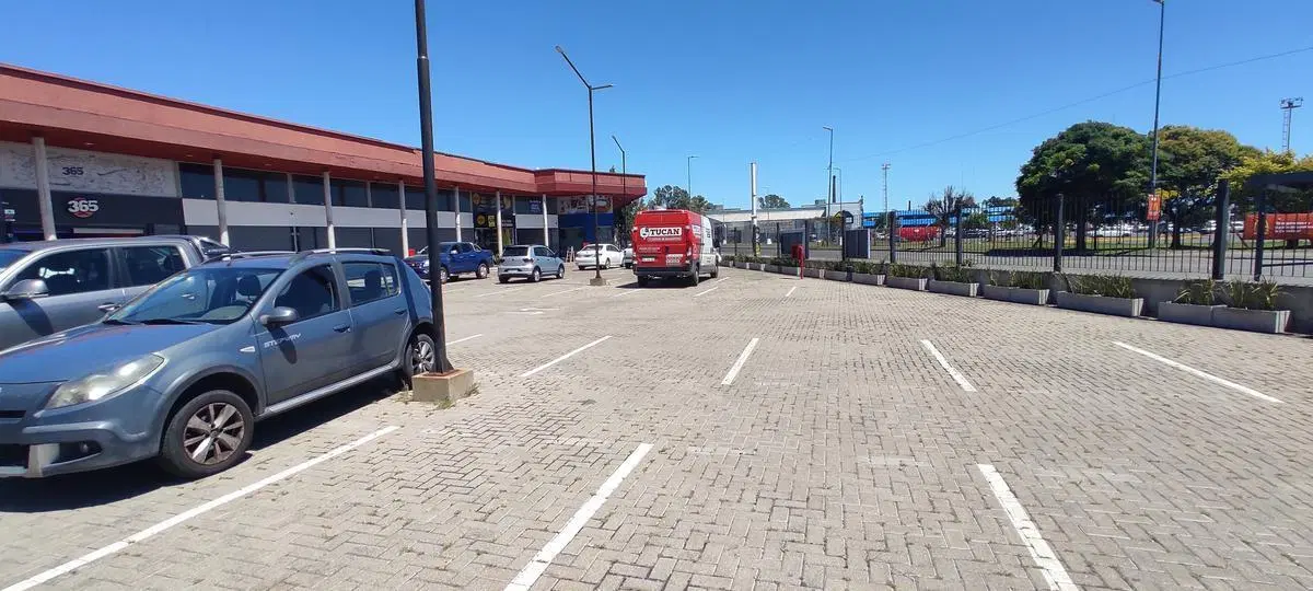 Local en alquiler 100m2 Camino Belgrano esquina 517- Manuel B Gonnet 3