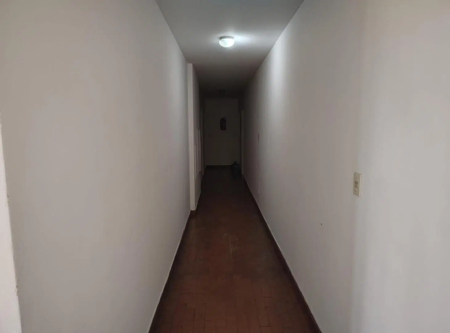 Departamento en Venta de 2 dormitorios con Cochera a reciclar en Tandil 8