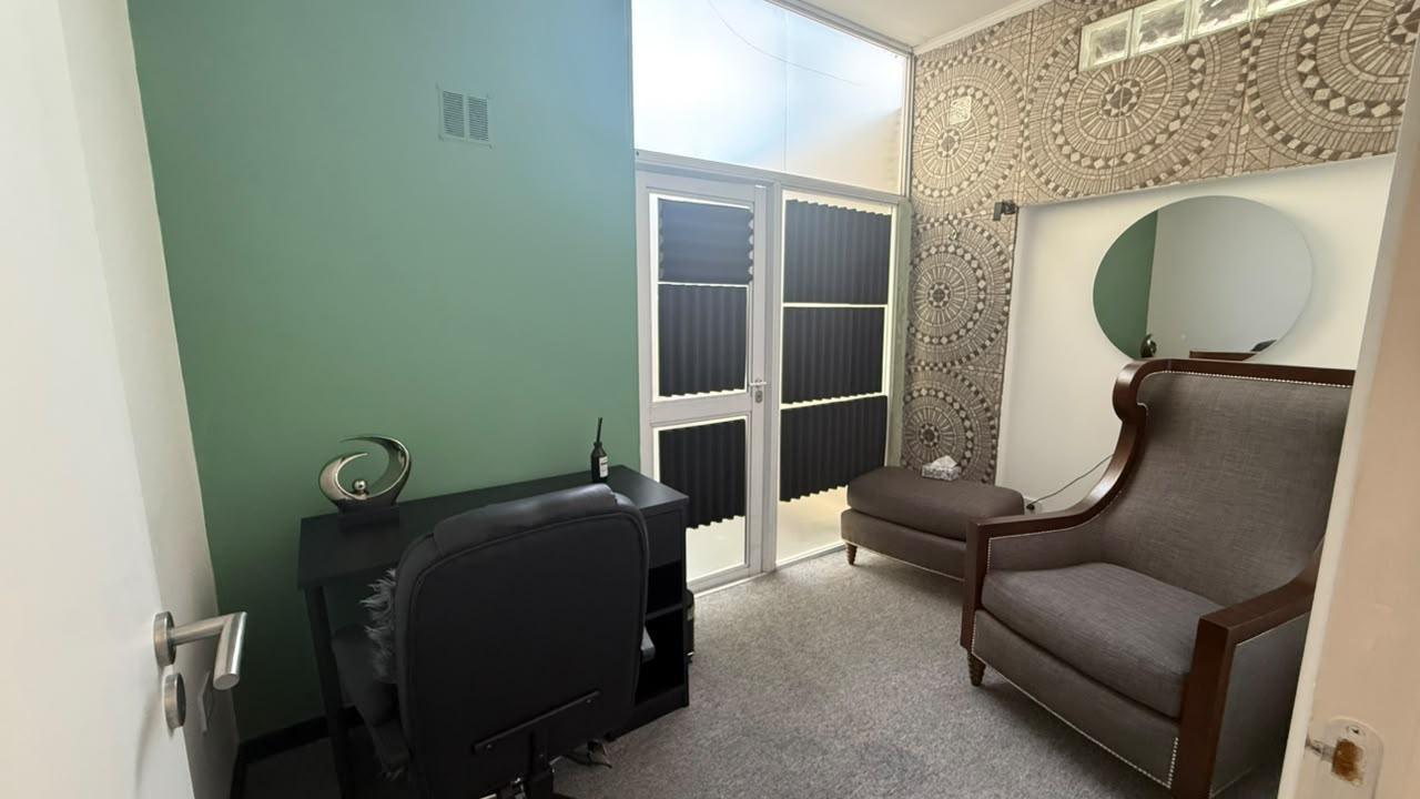 Foto de Oficinas/ consultorios en alquiler - Gonnet, imagen 2