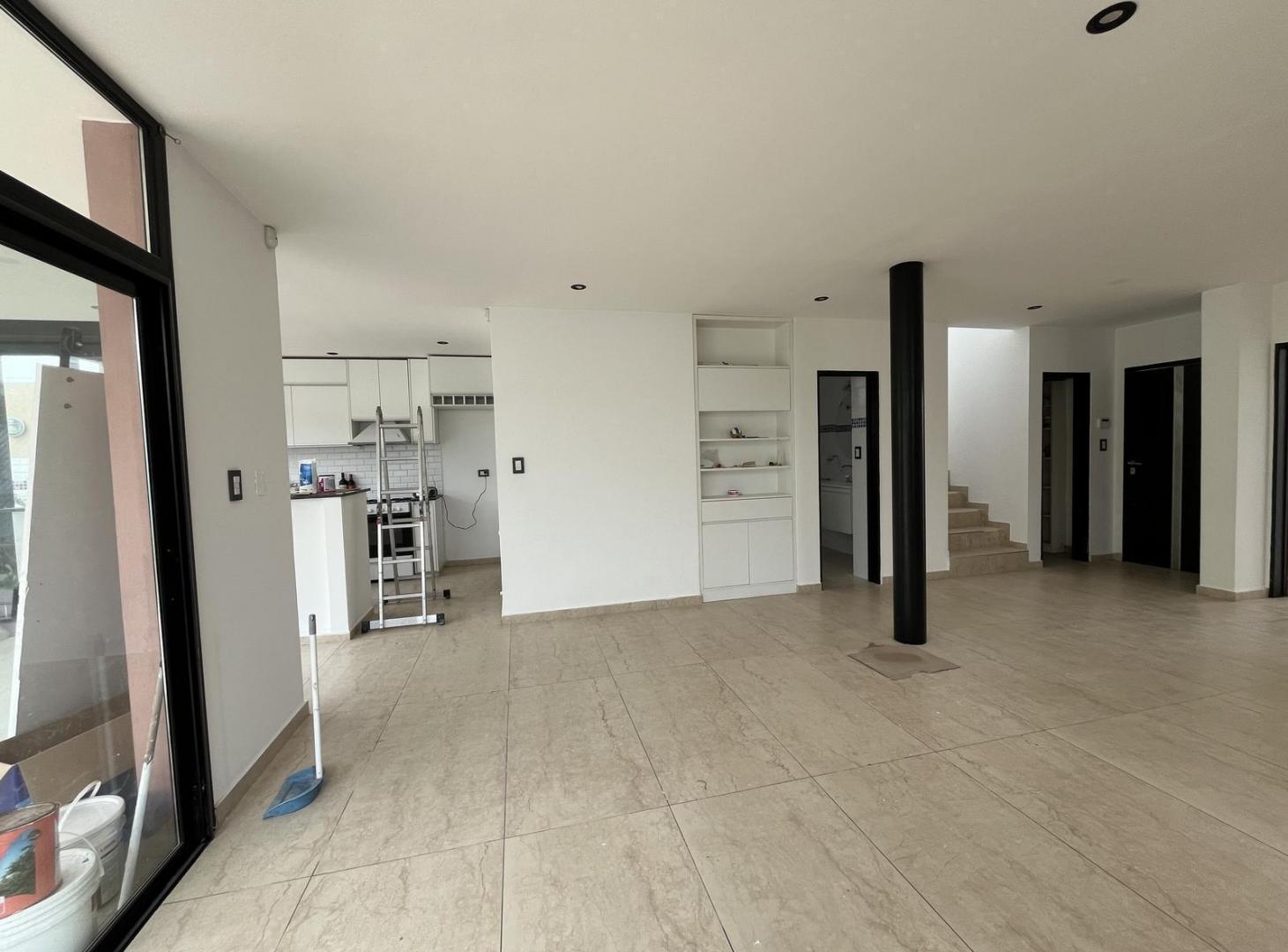 Foto de Casa en Alquiler 4 dormitorios, pileta y parrilla calle 517 N°2087 B°, imagen 2