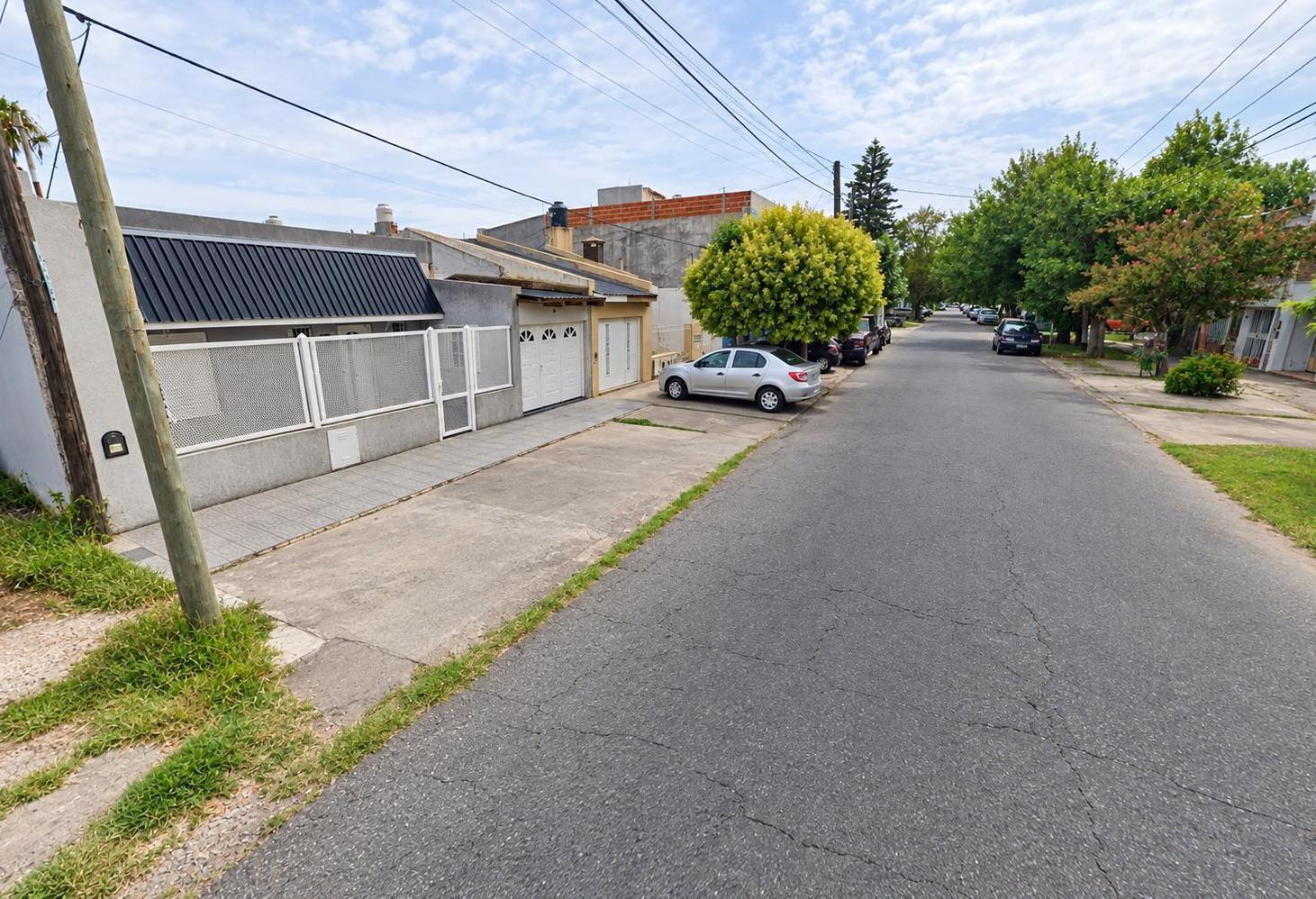 Foto de Casa EN VENTA EN CALLE 62 ENTRE 140 Y 141 Los Hornos La Plata, imagen 4