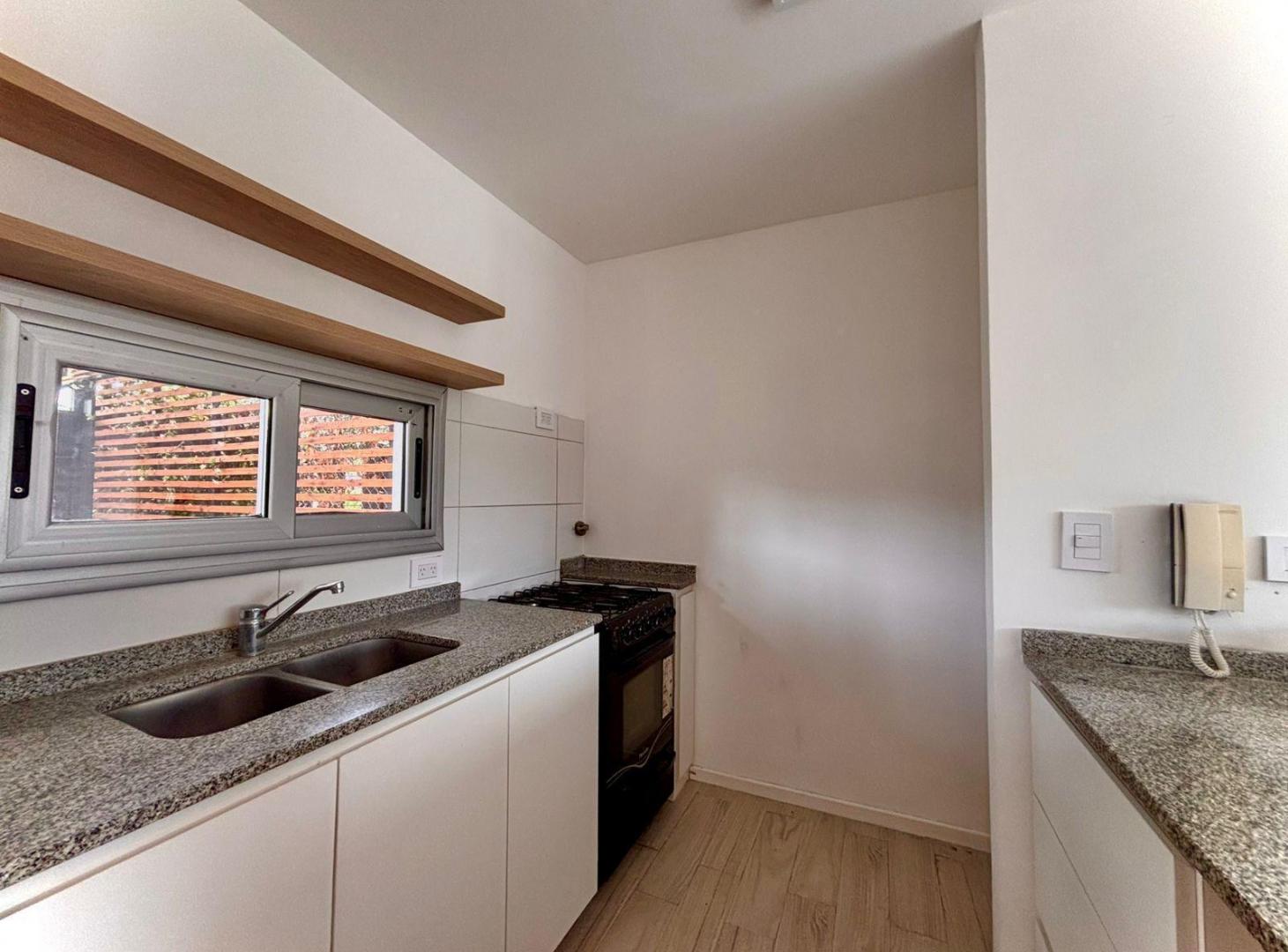 Foto de DUPLEX EN VENTA 2 Dormitorios CITY BELL 458 E/ 28 Y 28 BIS, imagen 2