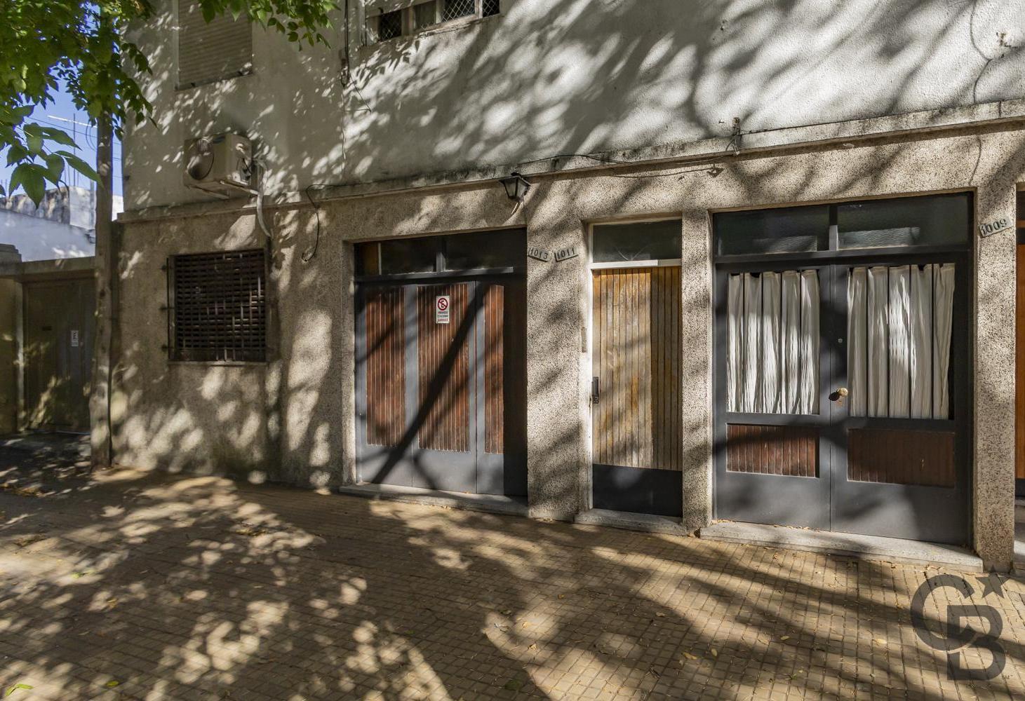 Foto de PH en Venta de 2 dormitorios con garage y patio en La Plata - Zona, imagen 2