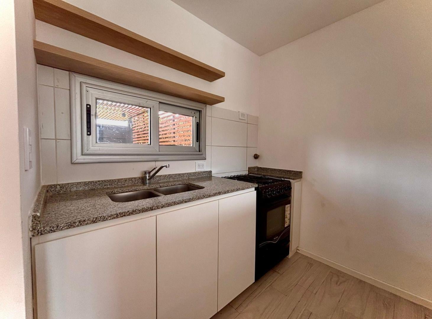 Foto de DUPLEX EN VENTA 2 Dormitorios CITY BELL 458 E/ 28 Y 28 BIS, imagen 5