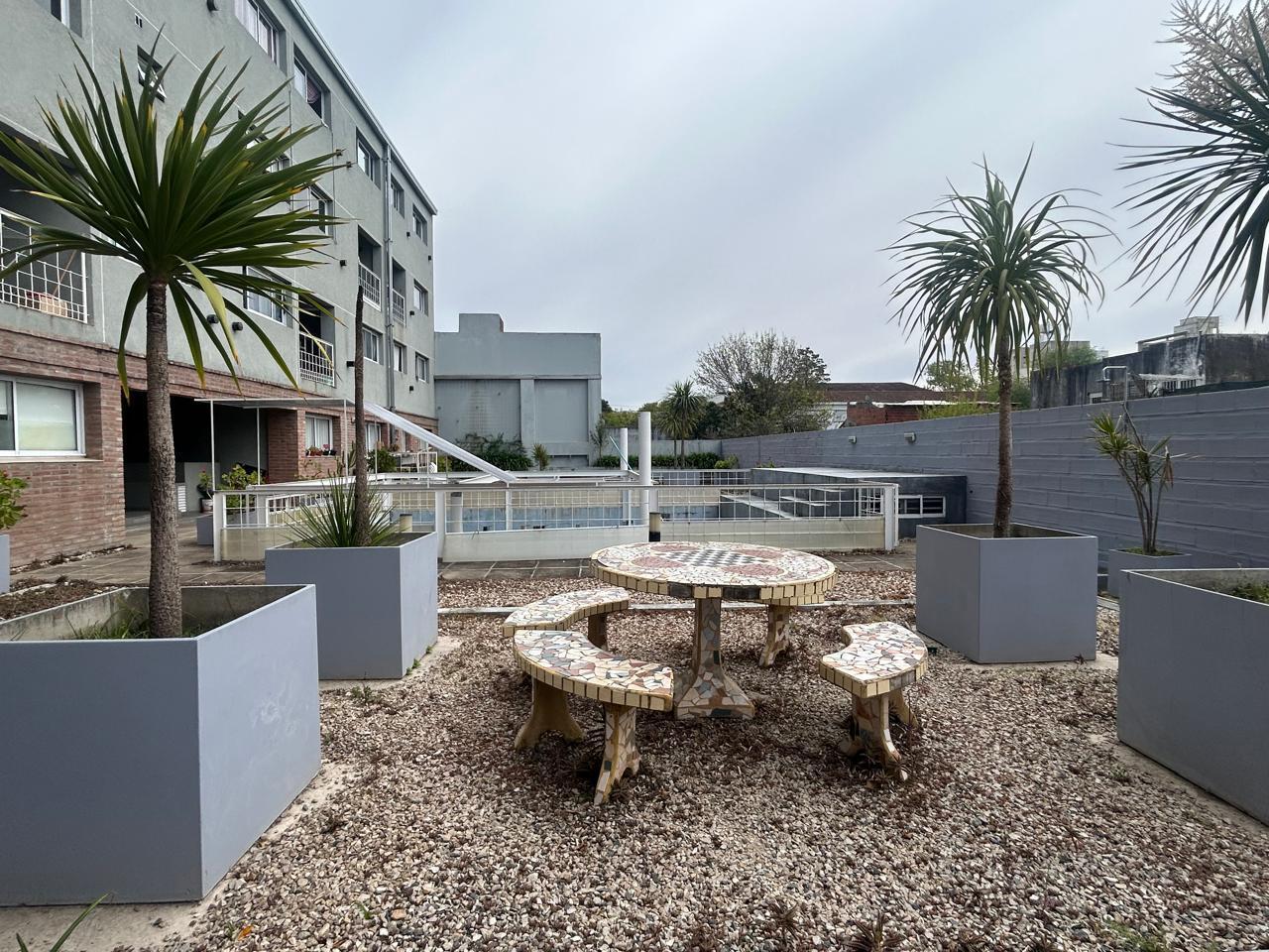 Foto de Departamento en ALQUILER de 1 dormitorio con patio. Pileta y parrilla, imagen 5