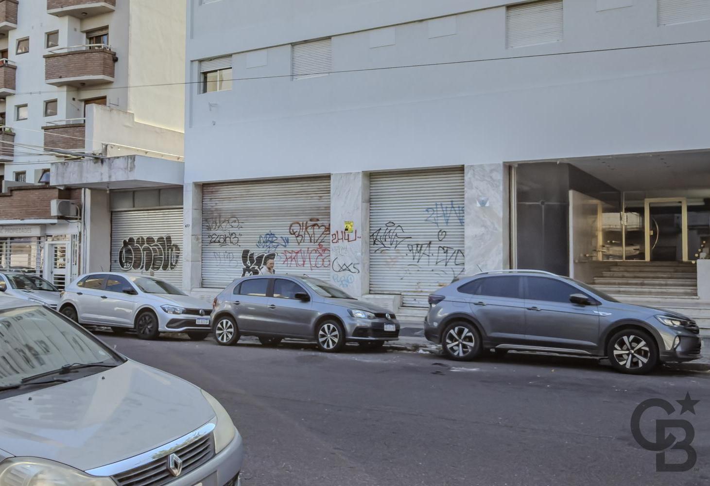 Foto de Local Oficinas 700 m2 con 3 vidrieras y 3 cocheras en La Plata, imagen 2