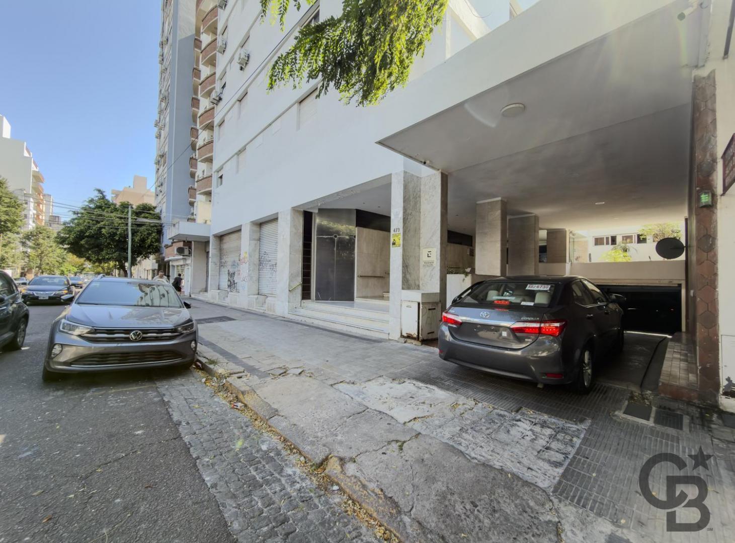 Foto de Local Oficinas 700 m2 con 3 vidrieras y 3 cocheras en La Plata, imagen 1