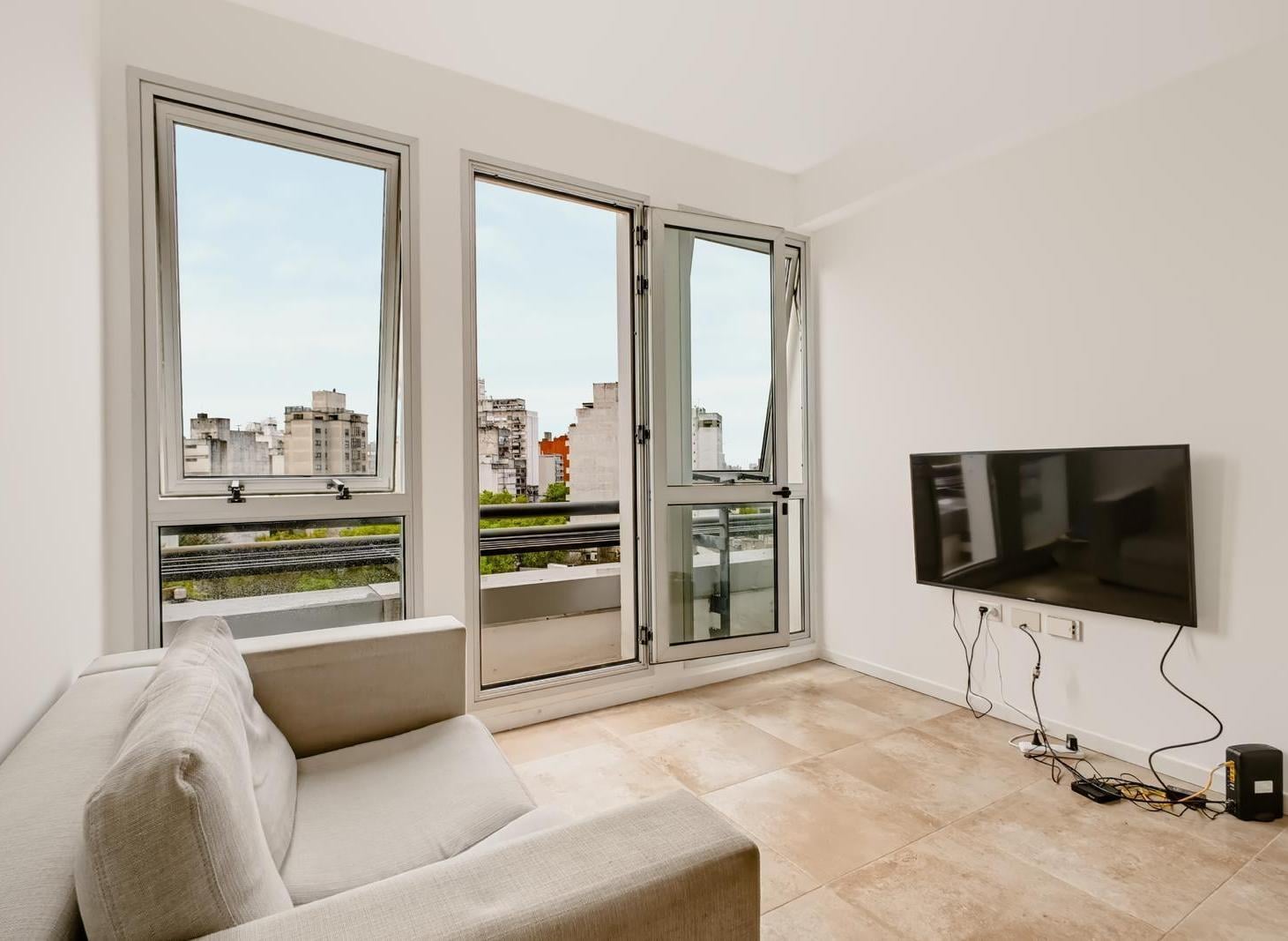 Foto de Departamento de un dormitorio, cochera y SUM en Diag. 79 y 55, imagen 2
