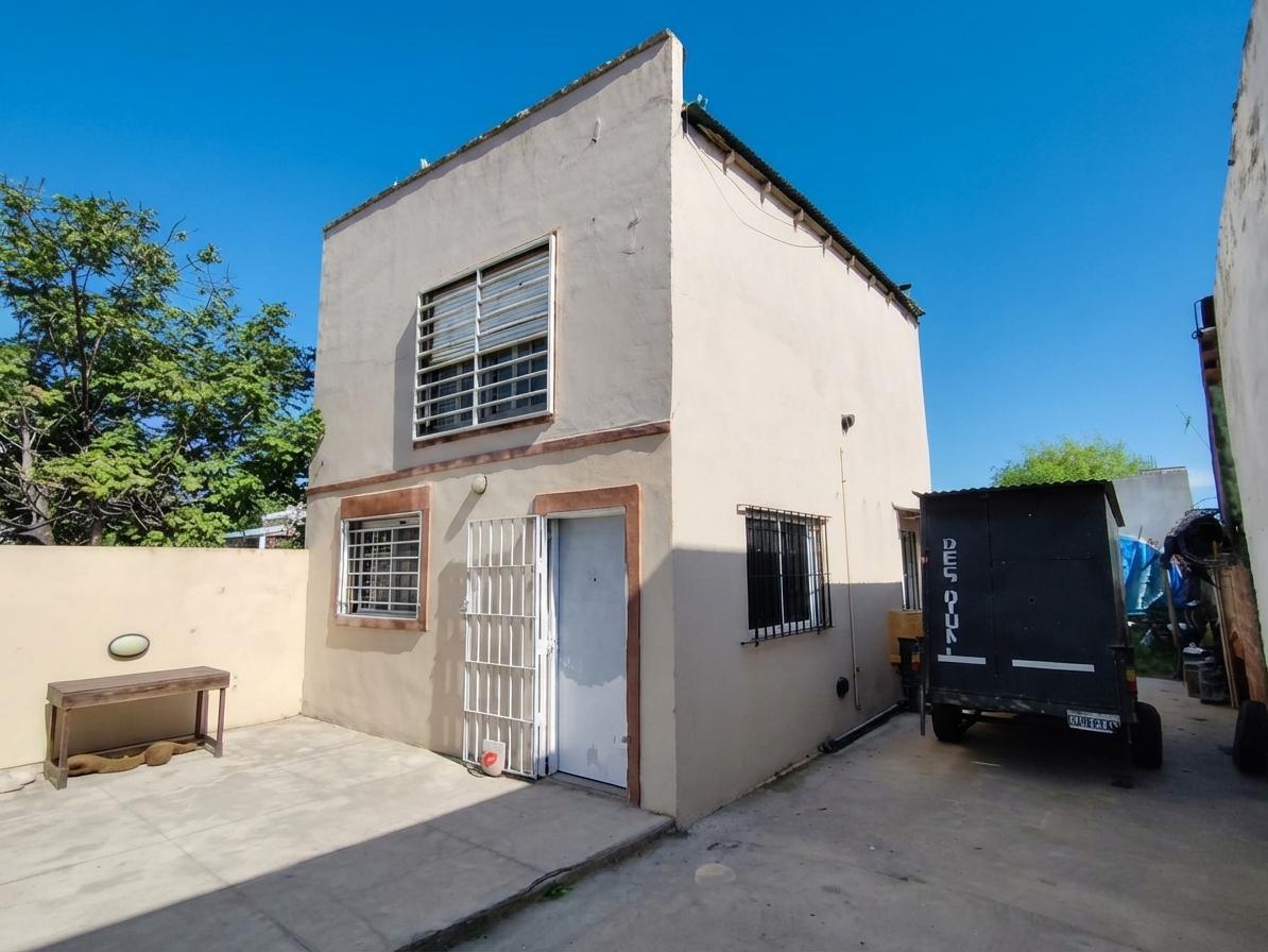 Foto de Casa 2 dormitorios Gonnet 488 e 7 bis y 8 bis Villa Castells, imagen 3