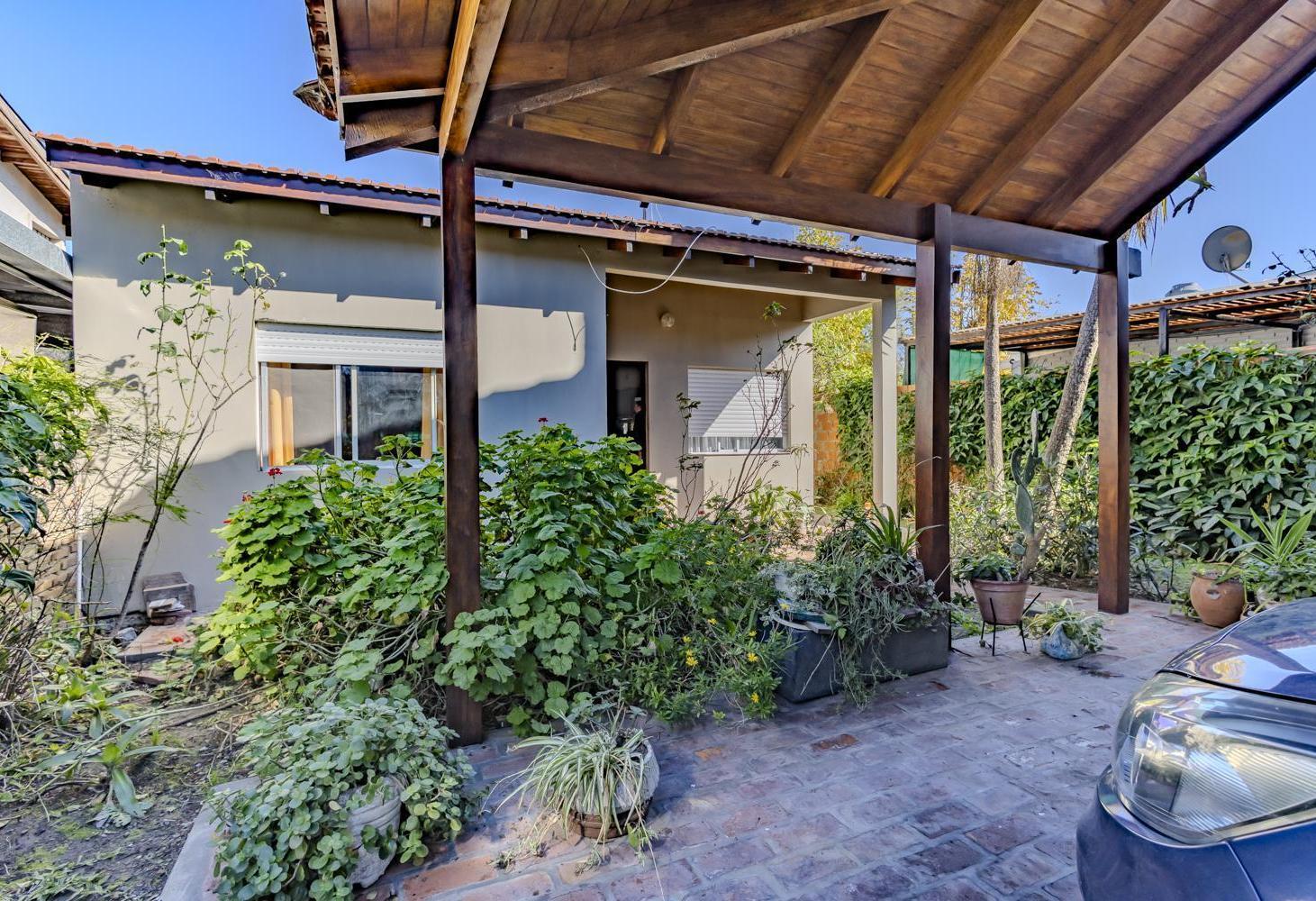 Foto de VENTA VILLA ELISA Casa de dos habitaciones y pileta, con departamento, imagen 3