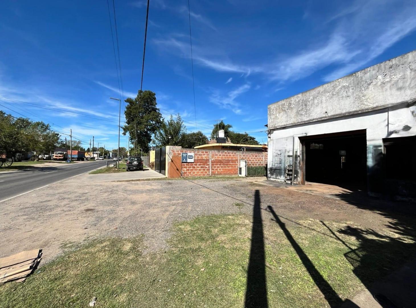 Foto de VENTA VILLA ELISA - Dos galpones con casa de un dormitorio en terreno, imagen 2