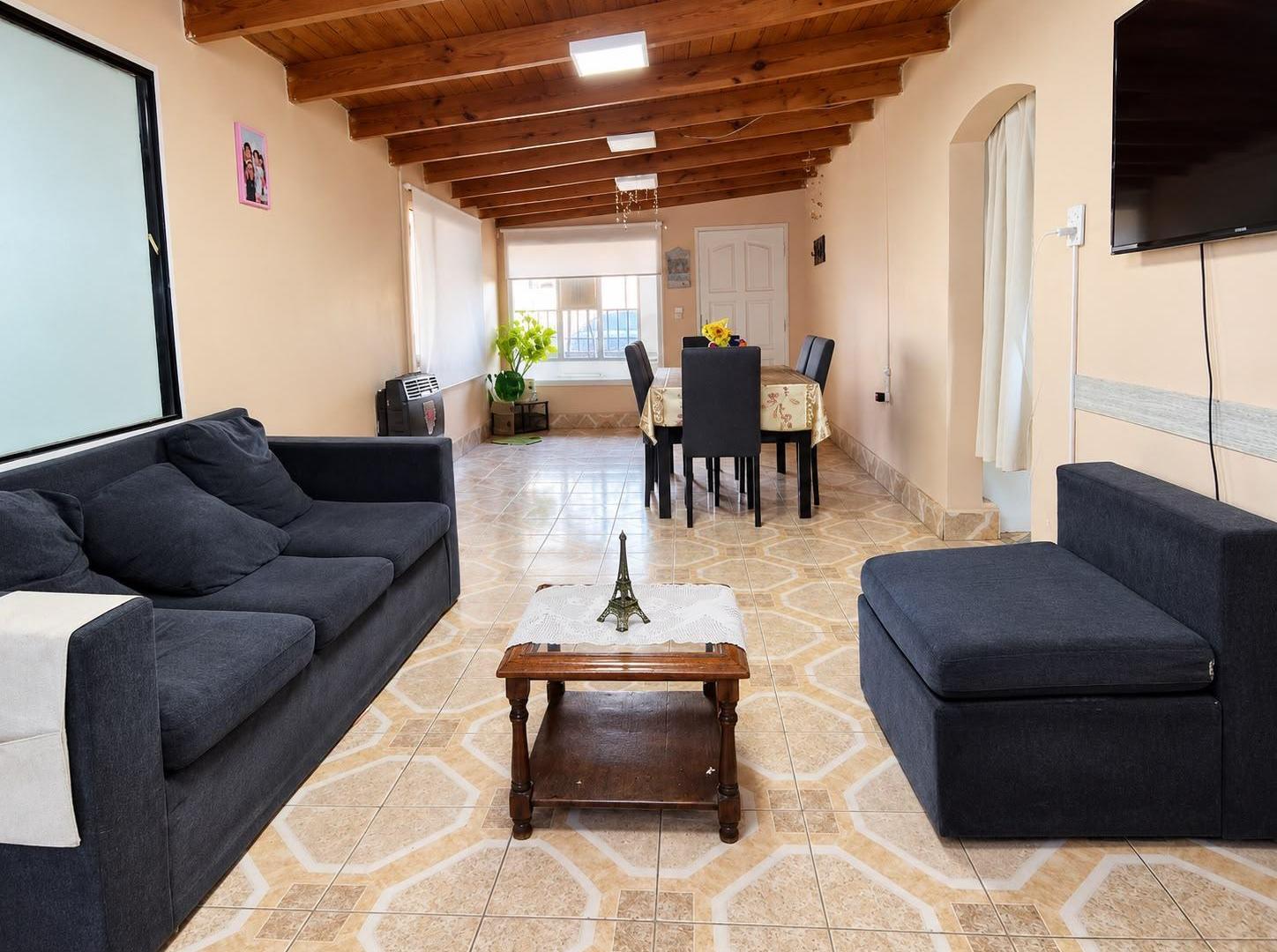 Foto de Casa familiar y departamento en venta, 28 de noviembre - Santa Cruz, imagen 2
