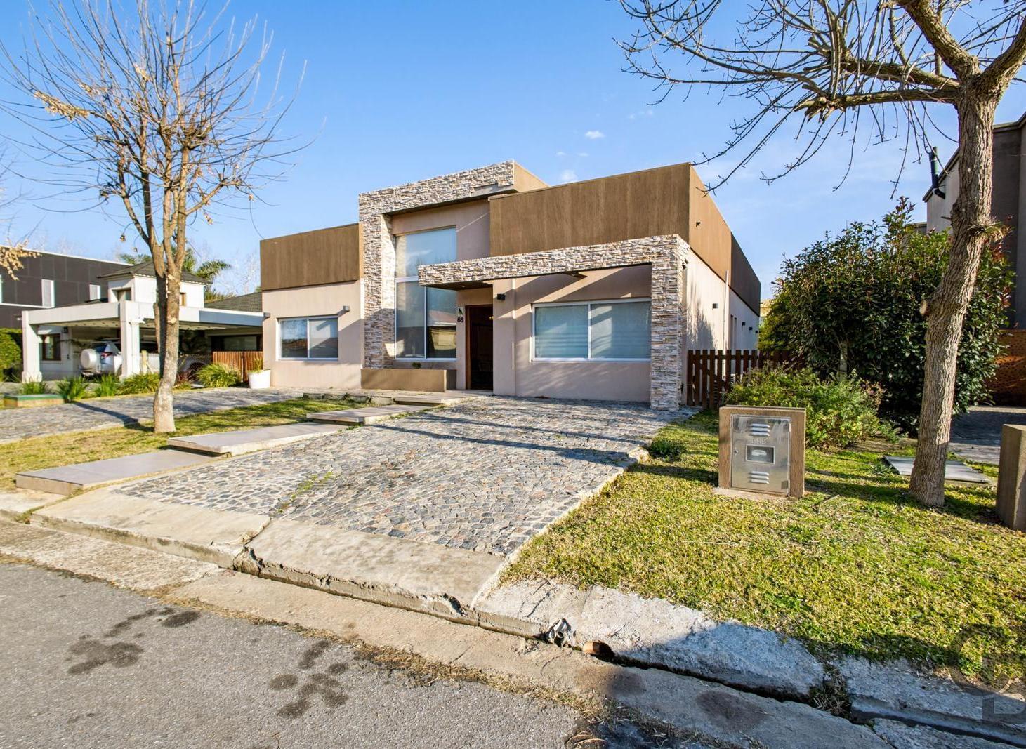 Foto de Casa 5 Dormitorios, Barrio Las Acacias, HUDSON, Berazategui, imagen 3
