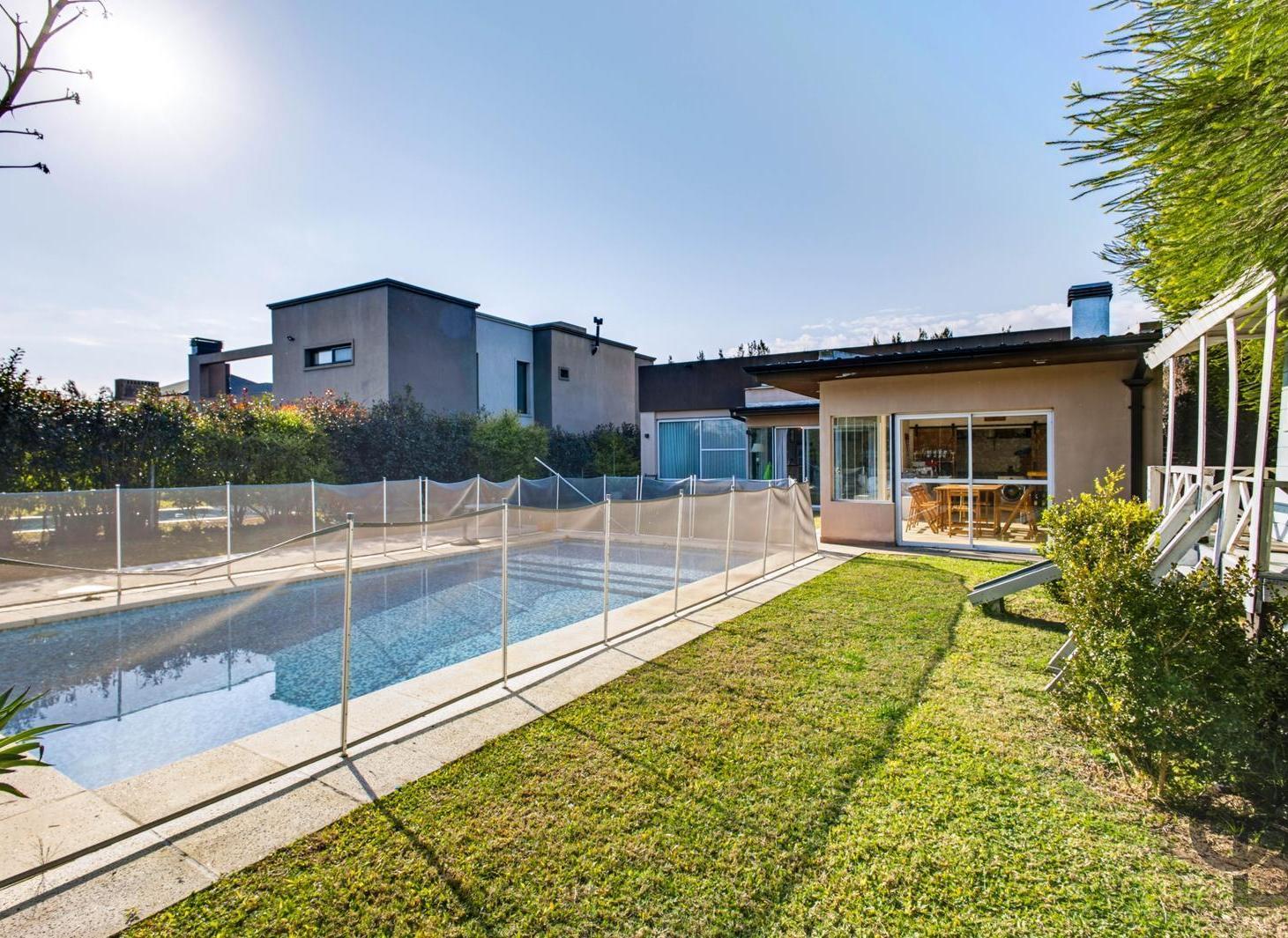 Foto de Casa 5 Dormitorios, Barrio Las Acacias, HUDSON, Berazategui, imagen 4