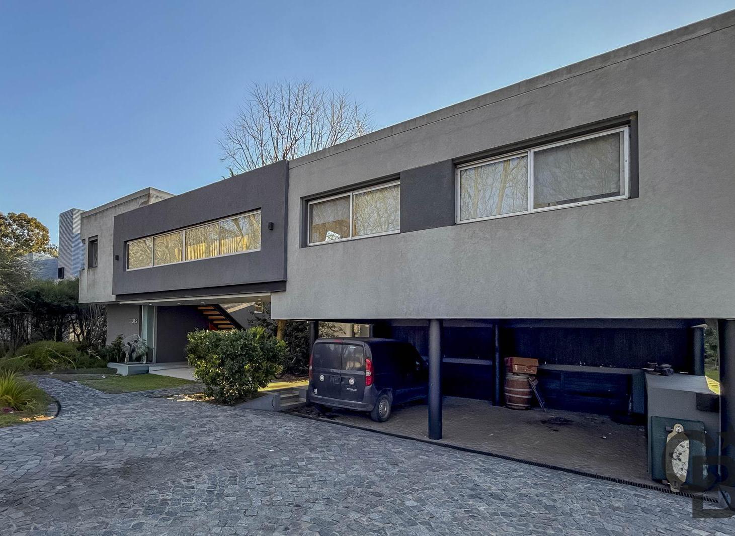 Foto de Casa en Venta en Grand Bell 1 de 4 Dormitorios - City Bell, imagen 1