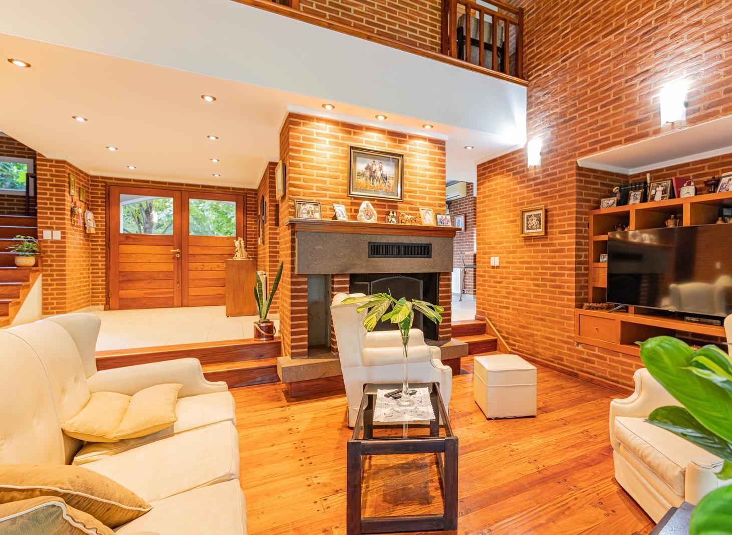 Foto de Casa de cuatro dormitorios en Barrio Cerrado Anexo Club Alemán Quilmes, imagen 2