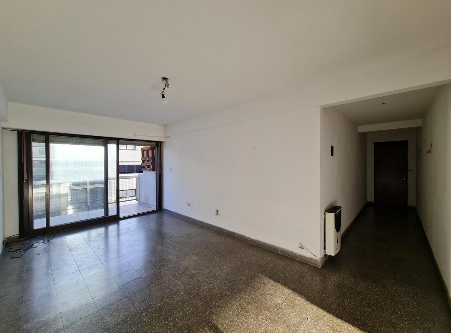 Foto de Departamento 2 DORMITORIOS y balcón al frente en Esq. 12 y 47, imagen 2