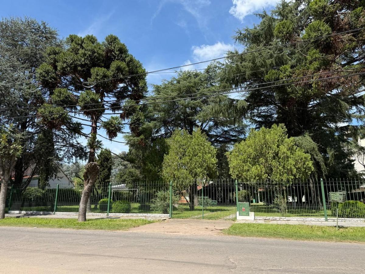 Quinta Vacacional con 3 Dormitorios en Venta, 2160 m² en Monte Grande