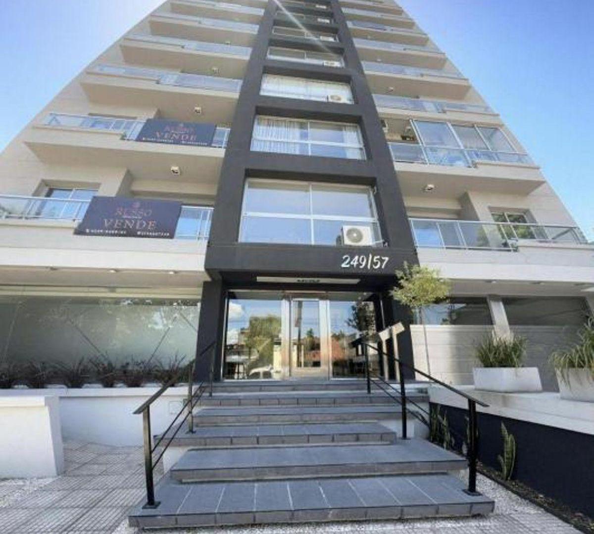 VENTA - Departamento 3 Ambientes en Edificio de Categoría - Lanús Oeste