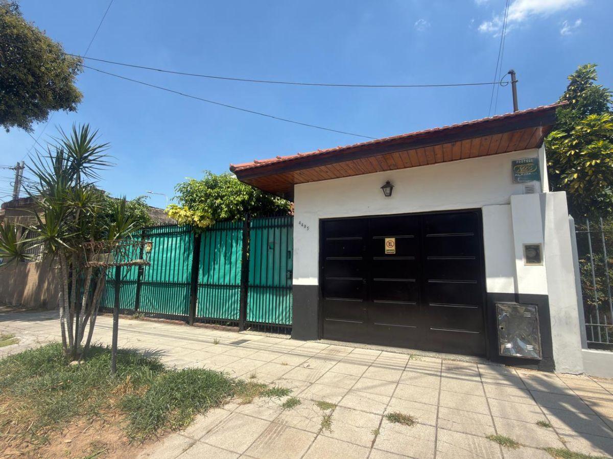 Casa 3 ambientes con cochera y quincho – Lanús Este (Monte Chingolo)