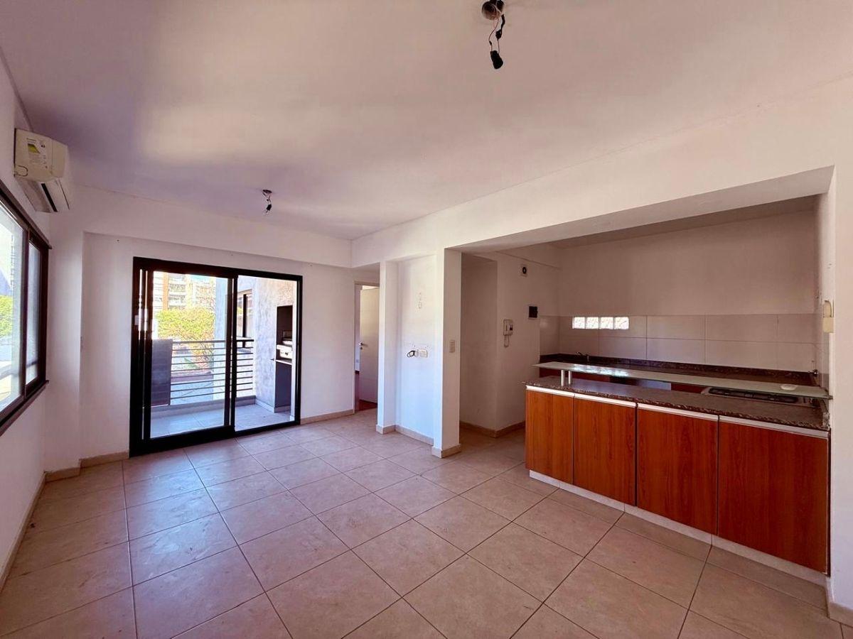 ALQUILER – DEPARTAMENTO 2 AMBIENTES CON BAULERA