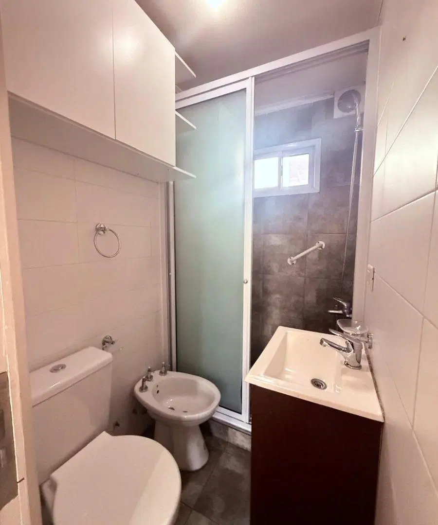 VENTA - DEPARTAMENTO 2 AMBIENTES - LANÚS OESTE- REMEDIOS DE ESCALADA 1