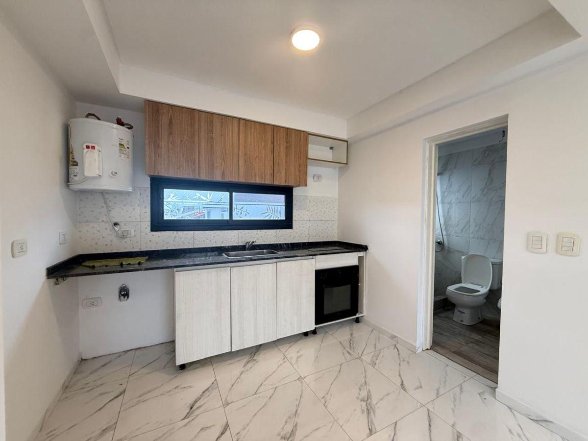 Foto de DEPARTAMENTO EN ALQUILER 2 AMBIENTES - LANUS ESTE, imagen 3