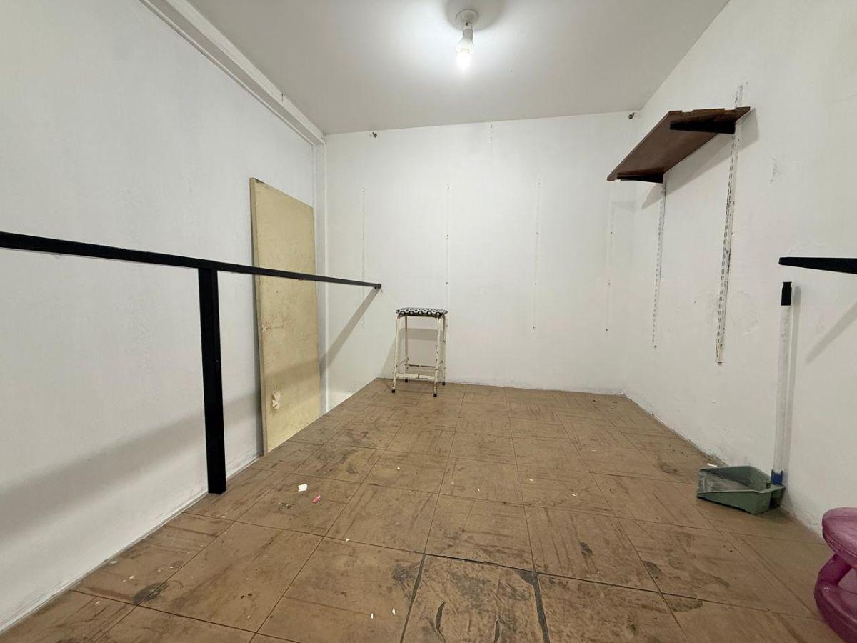 Foto de VENTA LOCAL EN LANUS ESTE - GALERIA CENTRAL, imagen 3