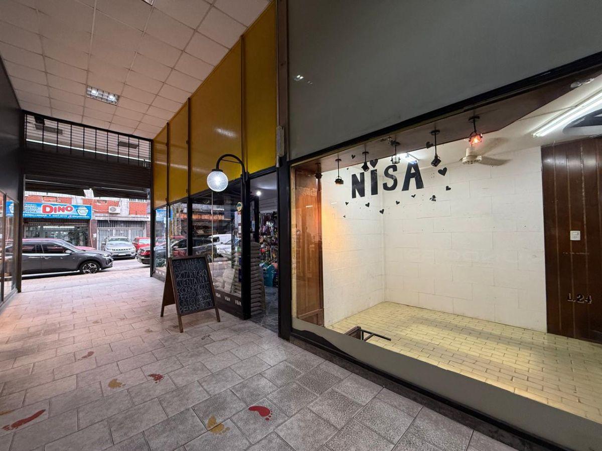 Foto de VENTA LOCAL EN LANUS ESTE - GALERIA CENTRAL, imagen 4