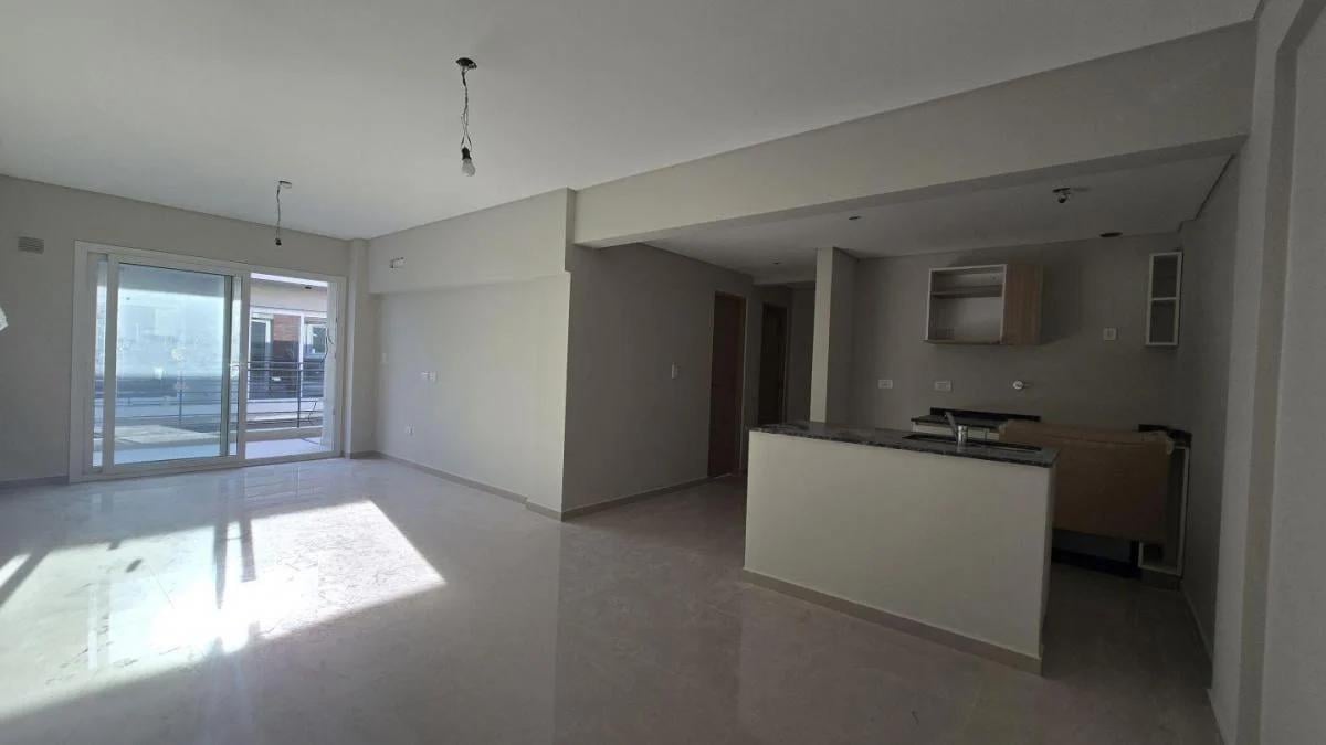 Foto de VENTA DEPARTAMENTO 3 AMB - LANUS ESTE OPORTUNIDAD, imagen 2