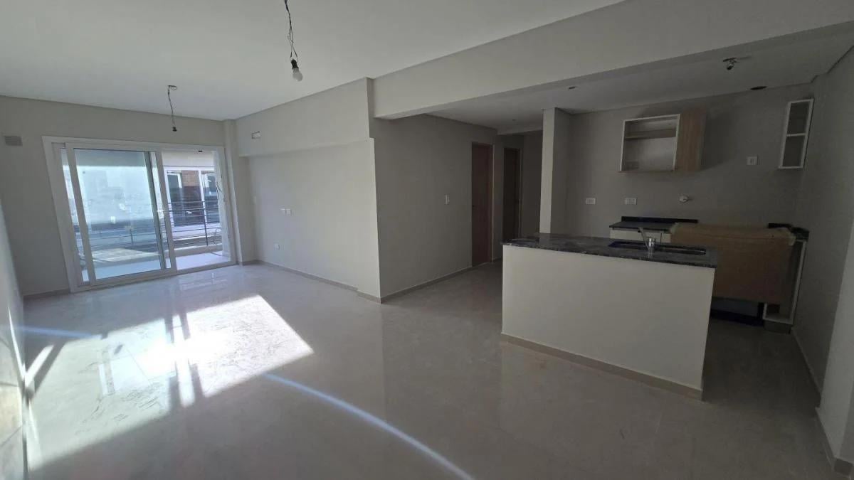 Foto de VENTA DEPARTAMENTO 3 AMB - LANUS ESTE OPORTUNIDAD, imagen 3
