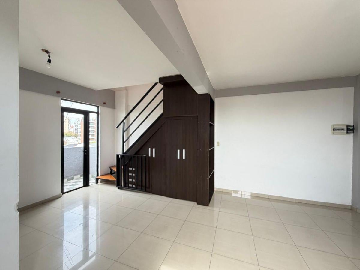 Foto de ALQUILER DEPARTAMENTO DUPLEX 3 AMBIENTES - LANUS OESTE, imagen 2