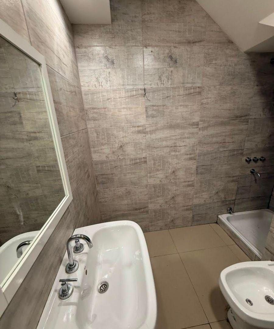 Foto de ALQUILER DUPLEX 3 AMBIENTES C/COCHERA -LANUS ESTE, imagen 1