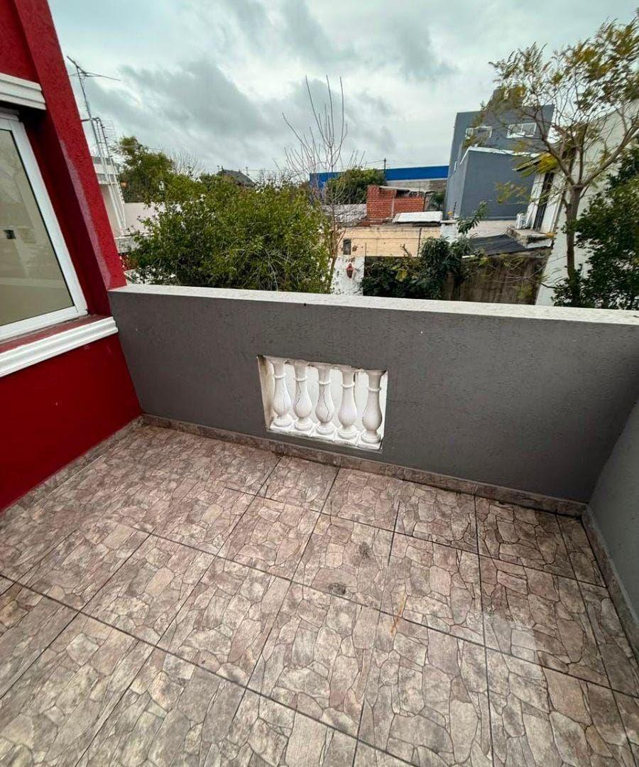 Foto de ALQUILER DUPLEX 3 AMBIENTES C/COCHERA -LANUS ESTE, imagen 4