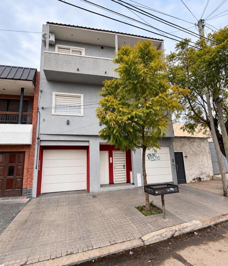 Foto de ALQUILER DUPLEX 3 AMBIENTES C/COCHERA -LANUS ESTE, imagen 2