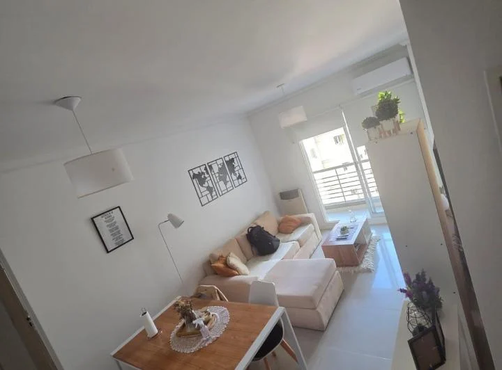 Villa Urquiza | 2 ambientes con balcón, piso alto, contrafrente, muy luminoso 2