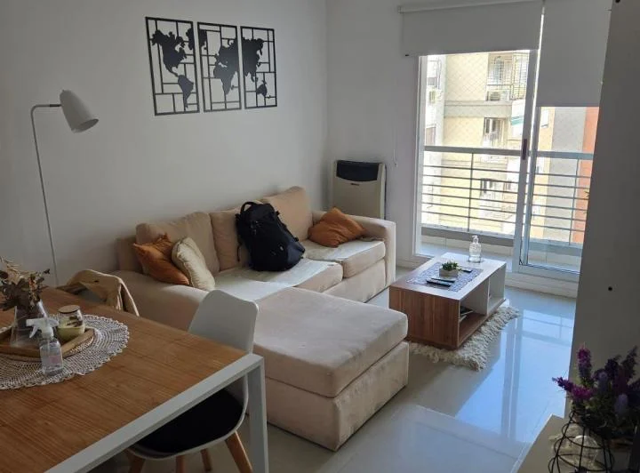 Villa Urquiza | 2 ambientes con balcón, piso alto, contrafrente, muy luminoso 1