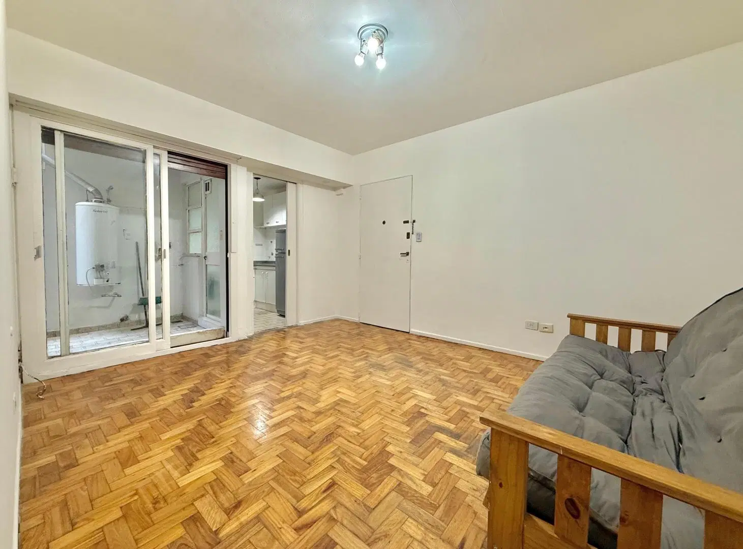 Recoleta – 2 ambientes con patio a 1 cuadra de estación Agüero (Línea D) 8